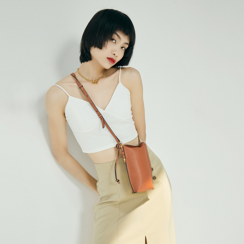 Picture of 2025 New Cross-Border Fashion Mini Bag Retro Genuine Leather Women's Bag Shoulder Crossbody Mobile Phone Bag Women Wholesale