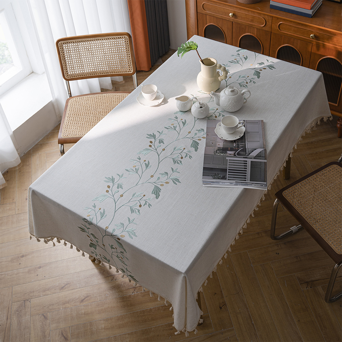 Picture of Yiman Qiyun Dining Table Fabric Flower Embroidered Tablecloth Artistic Round Table Fabric Rectangular Factory Straight Hair