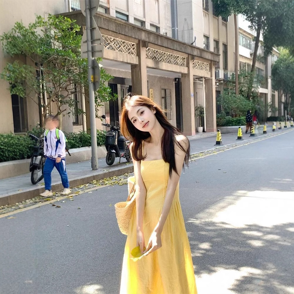 Gentle Style Yellow Simple Sling dress Women's 2024 Summer Vacation Style Tight Waist Slimming Dress Trendy Long Skirt