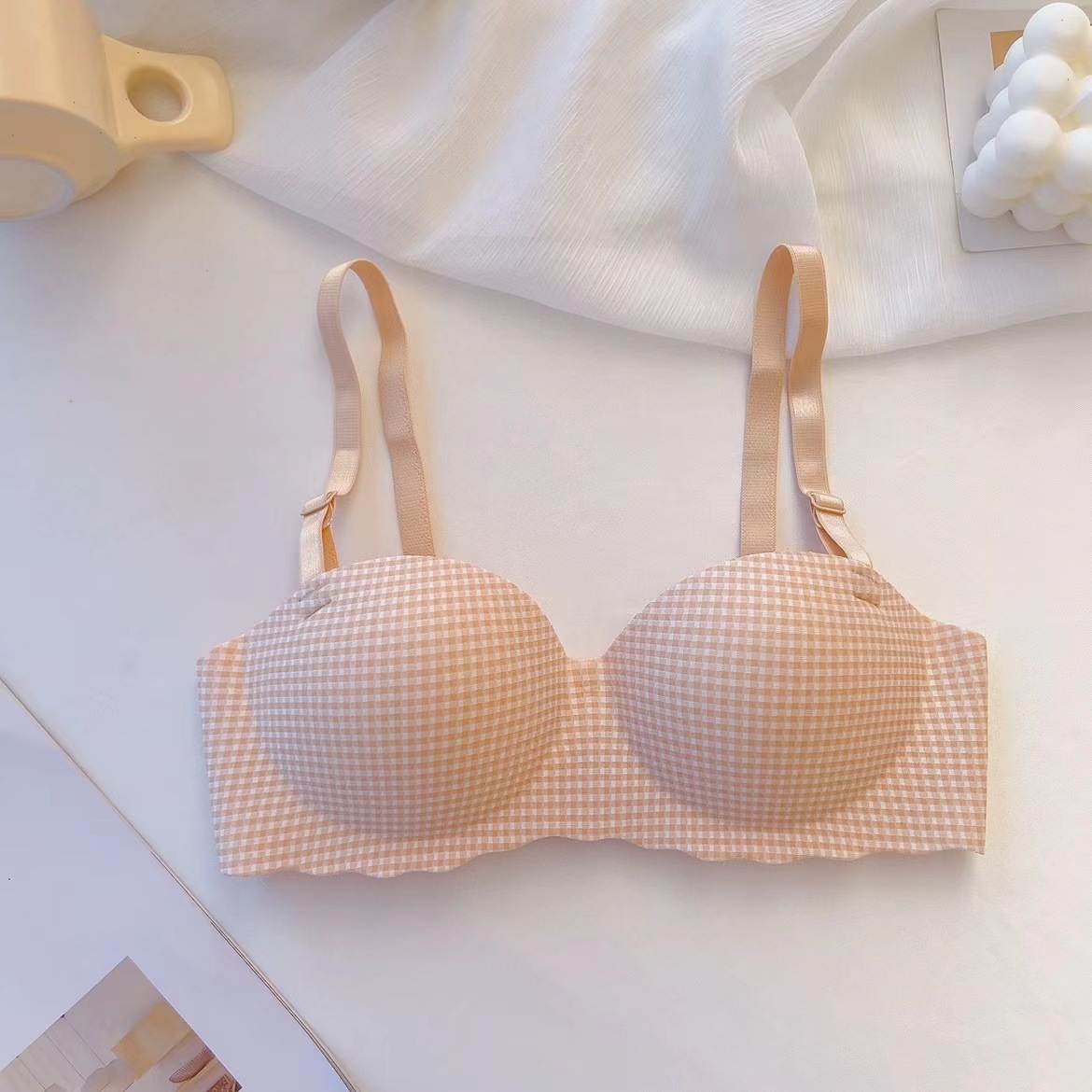 Picture of Half cup Plaid girl underwear one piece Palm Cup seamless small chest gathered wireless bra student bra