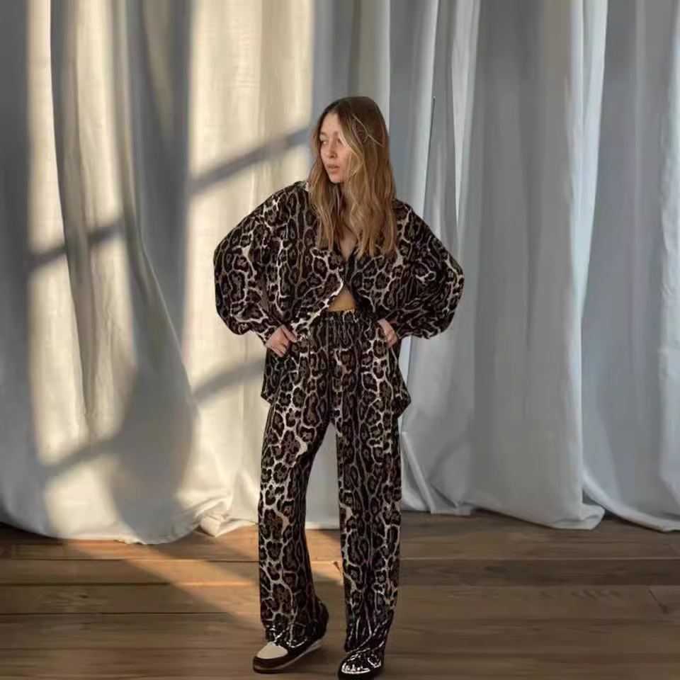 2024 cross-border Amazon new European and American women's fashion texture animal print soft and comfortable cardigan home clothes
