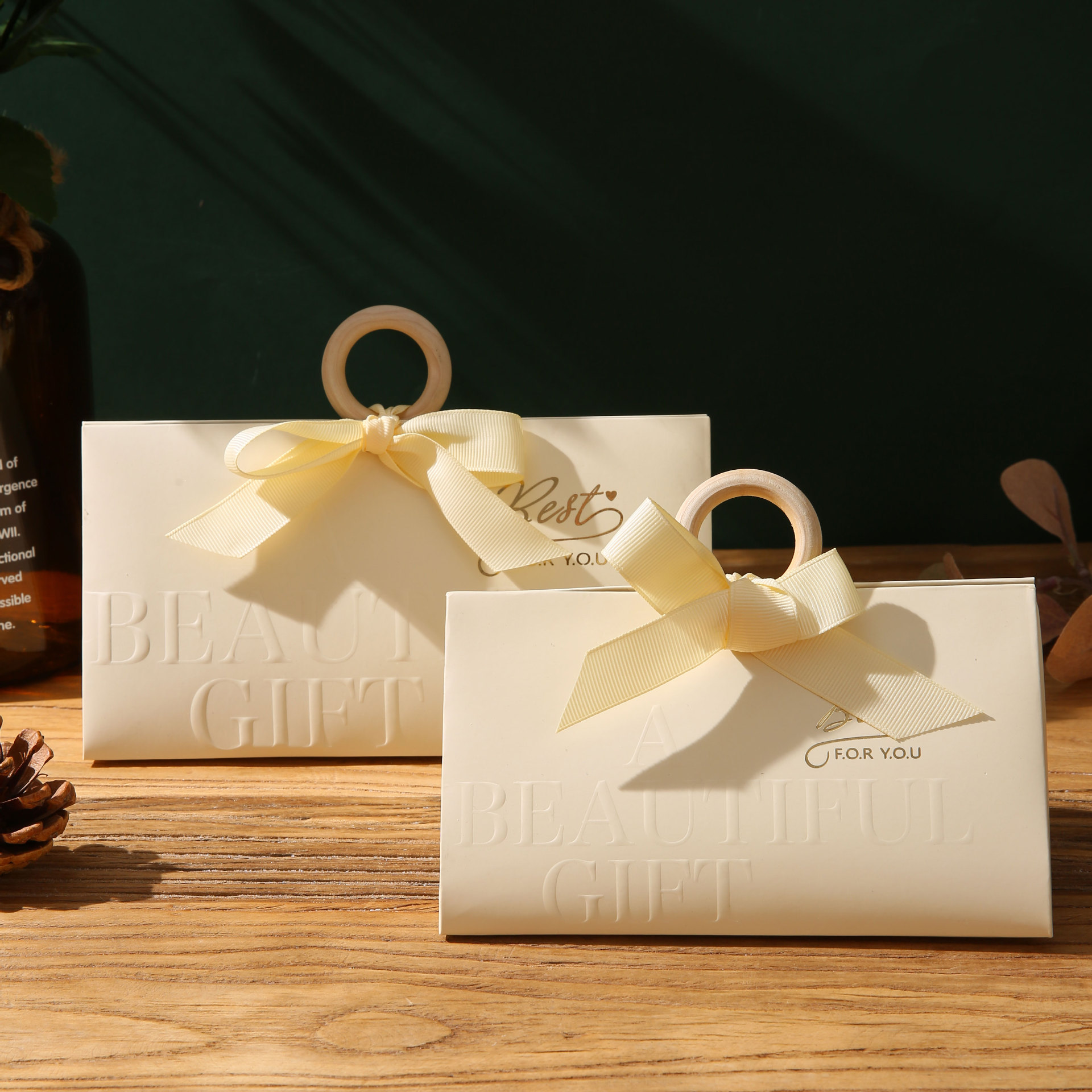 Picture of European Style Simple Kraft Paper Triangle Accompanying Gift Wedding Candy Box Wedding High-end Wedding Creative Portable Gift Box