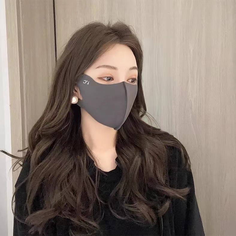 Picture of Summer Sunscreen Mask Women's Thin Breathable High-value Eye Angle Face Mask Anti-ultraviolet Sunshade Ice Silk Mask