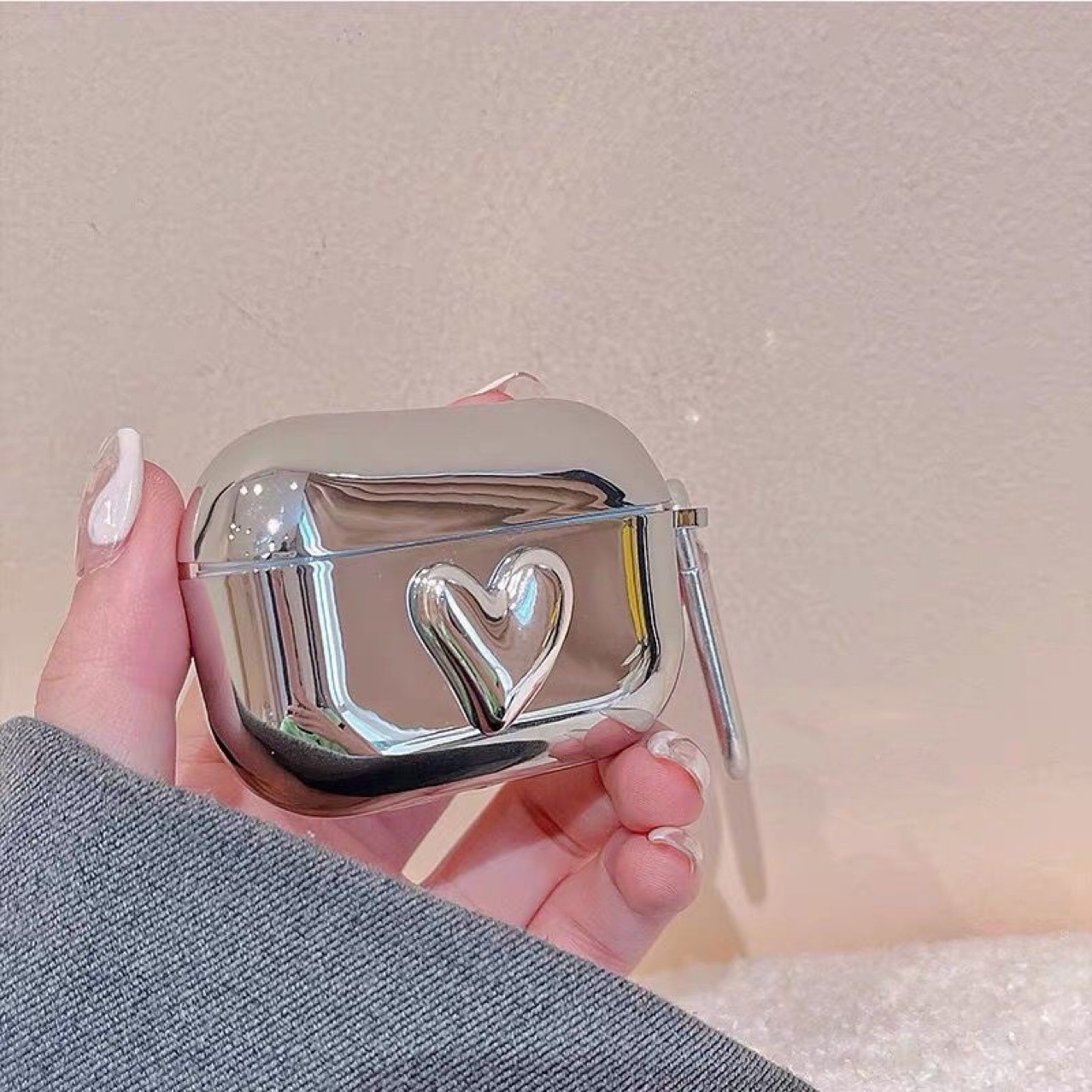 Picture of Ins Style Electroplated Stereo Silver Classy Heart Suitable for Apple AirPods Wireless Bluetooth Headset Protective Case Cover