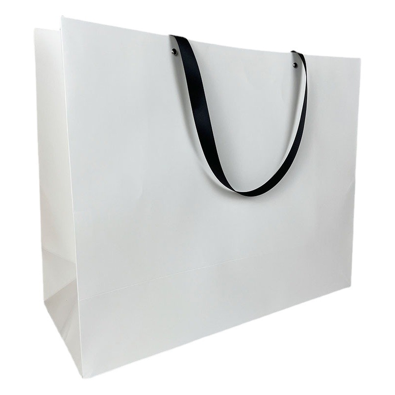 Spot spring, summer, autumn and winter clothing high-end shopping bags can be hung shoulder large white cardboard bags fashion can be printed logo