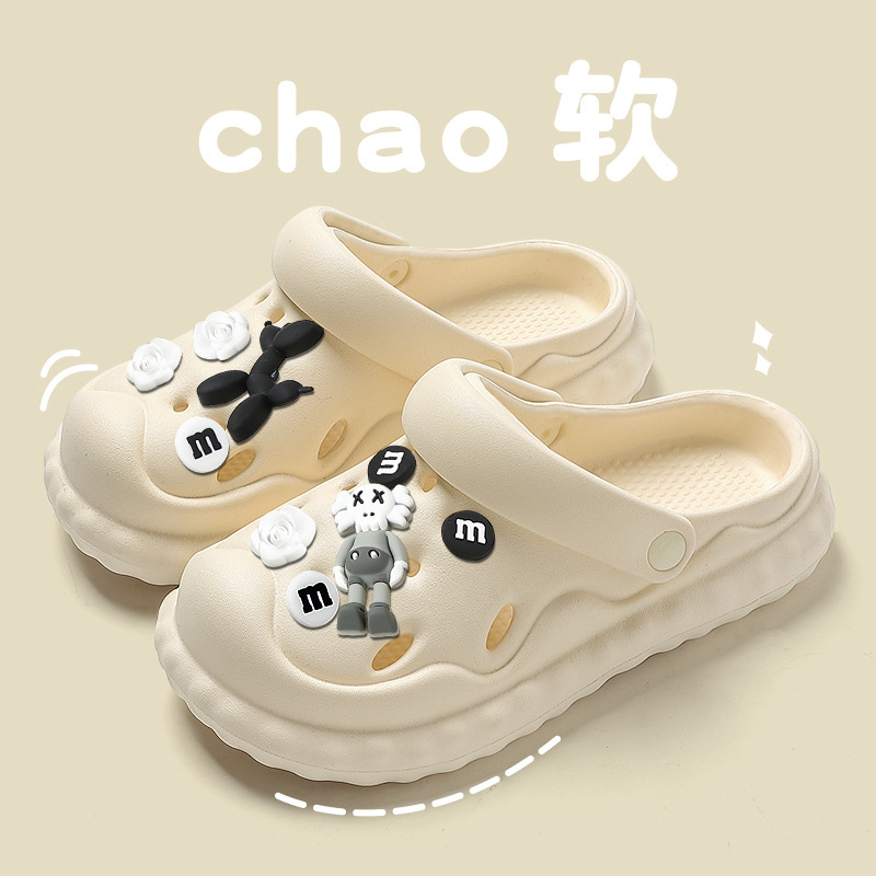 Picture of New Croc Shoes Women's 2025 Summer Outerwear Thick-Soled Internet Celebrity Beach Shit-Feeling Baotou Half Sandals Women's Summer