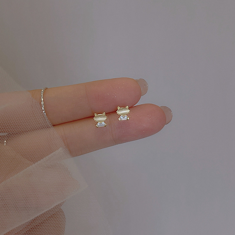 Opal cat cat silver earrings female Korean-style niche design temperament cute kitten earrings sleep without picking