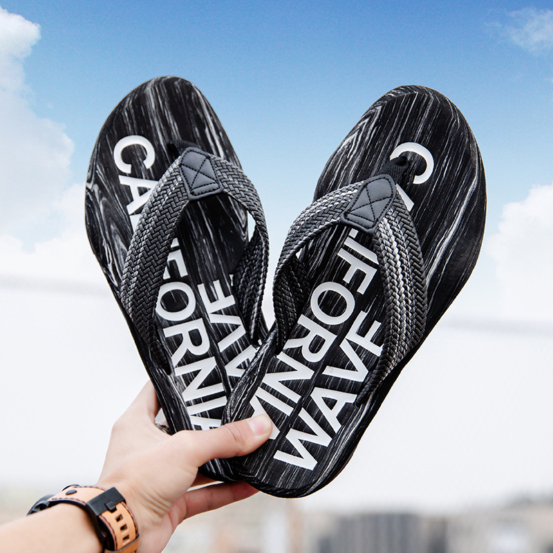 Picture of 2025 Cross-border New Style Neutral Soft Sole Flip Flops Fashion Outer Wear Men's Flip Flops Casual Beach Shoes Women