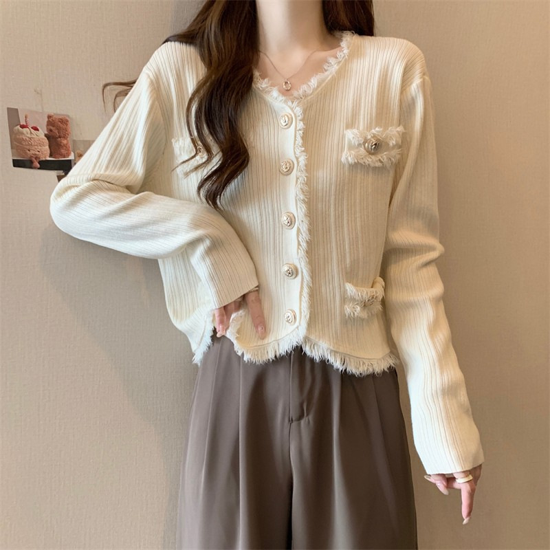 Picture of Korean Style Autumn and Winter New French Style V Neck Knitwear Short Knitwear with Cardigan Top Women's Jacket