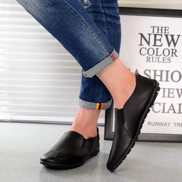 Picture of New Men's Shoes Men's Casual Leather Shoes Spring and Summer Soft Bottom Bean Shoes British Fashion Dad Shoes Driving Lazy Shoes