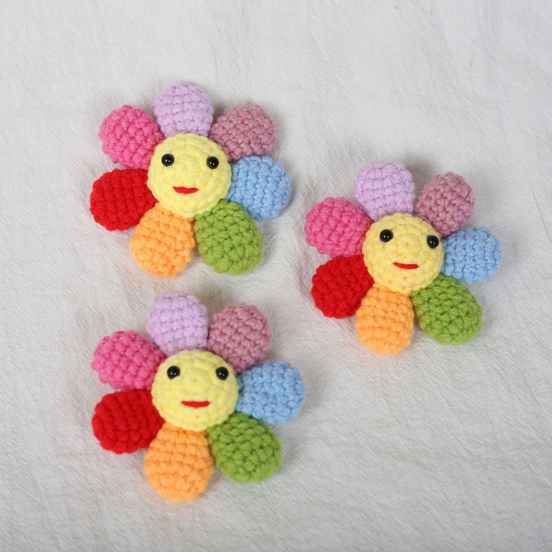 Colorful Knitted Sunflower Keychain Seven-petal Wool Knitted Smiley Fabric Pink Rubber Belt Jewelry Hanging