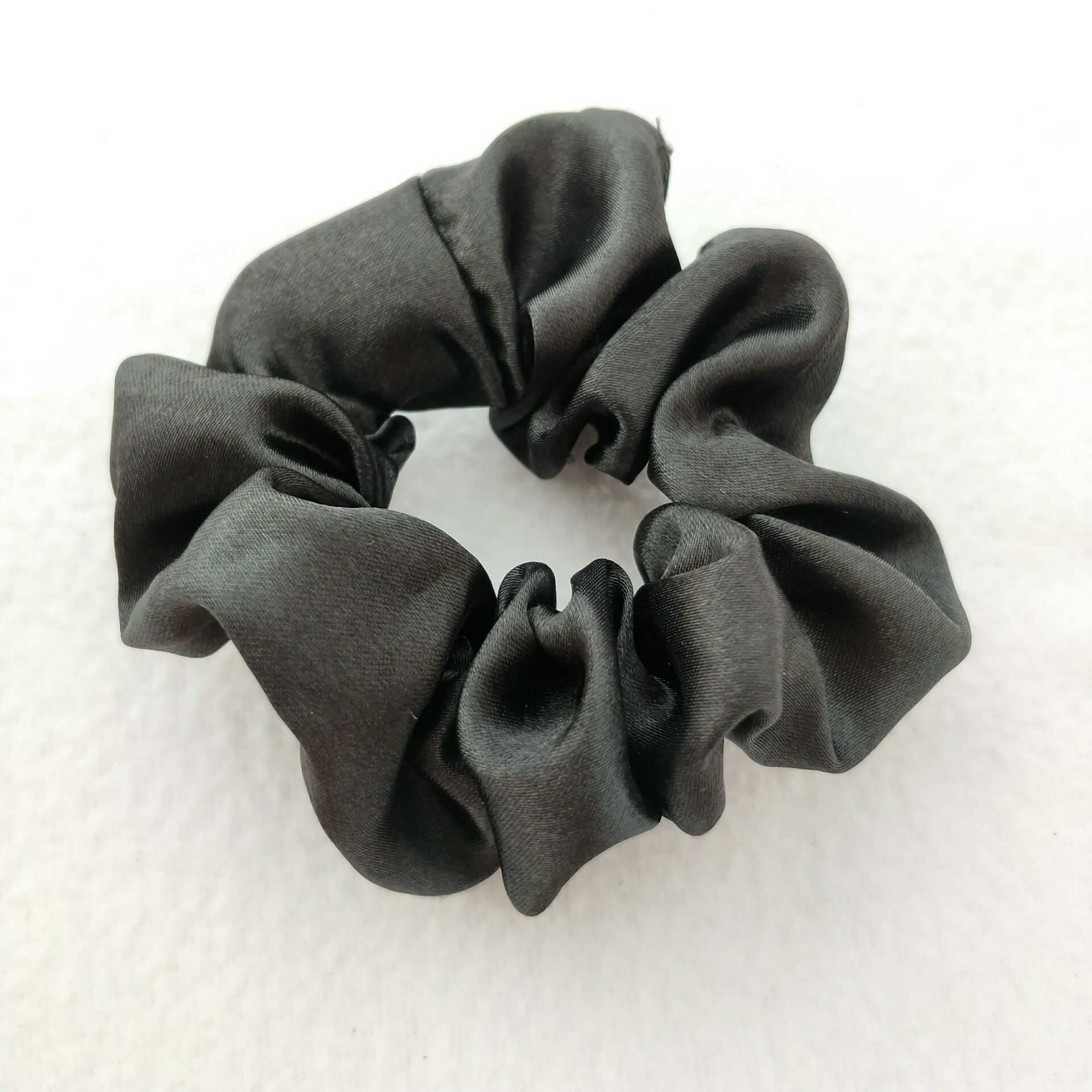 Picture of Cross-Border Amazon Satin Fabric Satin Scrunchie for Women, High-End Bun Hair Tie