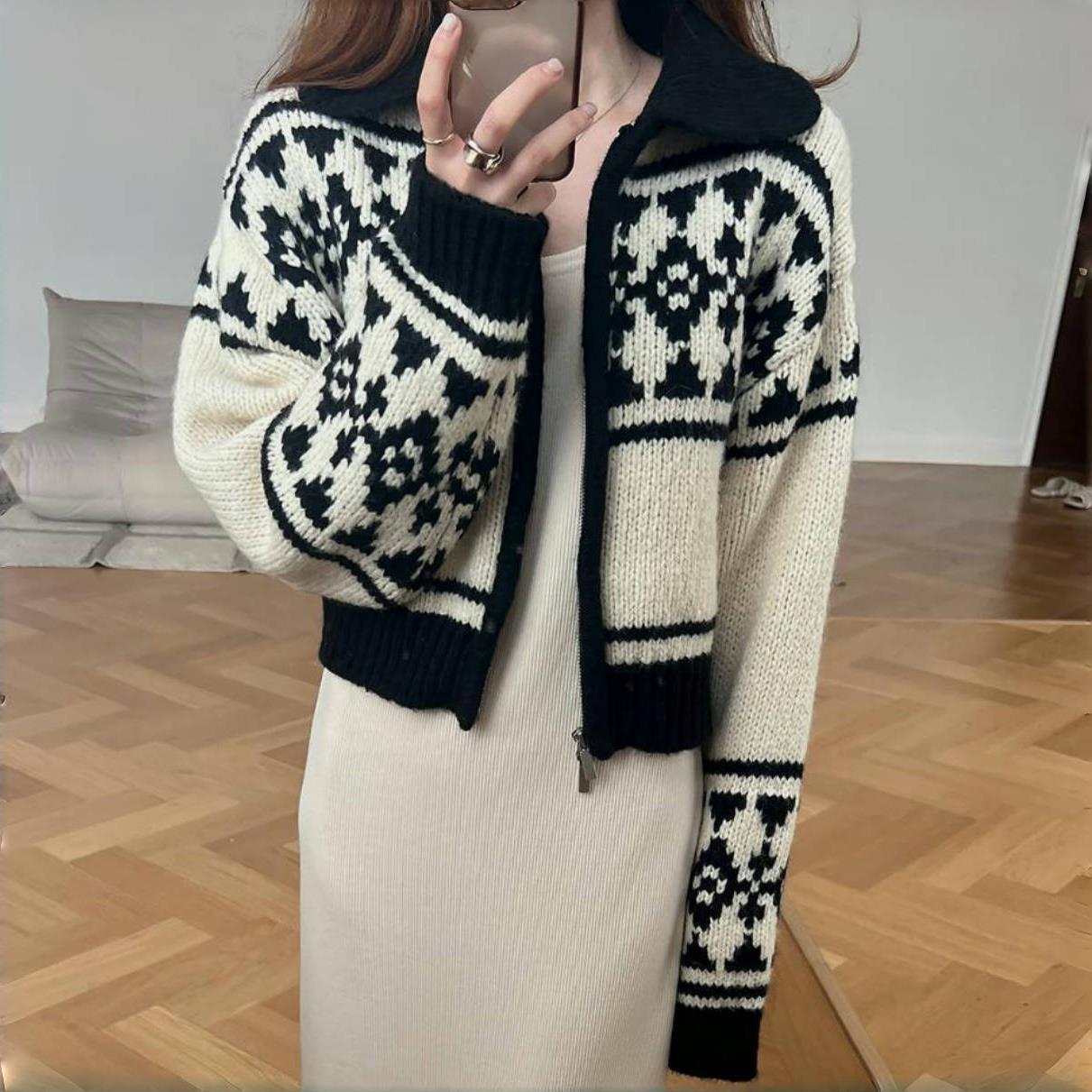 Exit NS South Korea East Gate! Design jacquard lapel zipper short fashionable short sweater coat