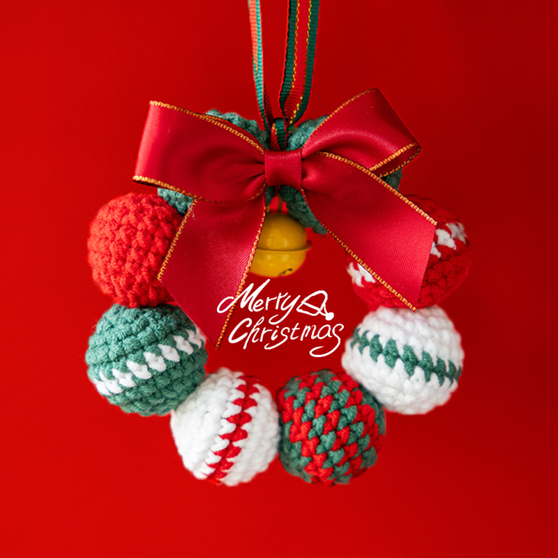 Christmas fur ball wreath key chain pendant car decoration wool crochet hand-knitted diy crochet hand-made gift