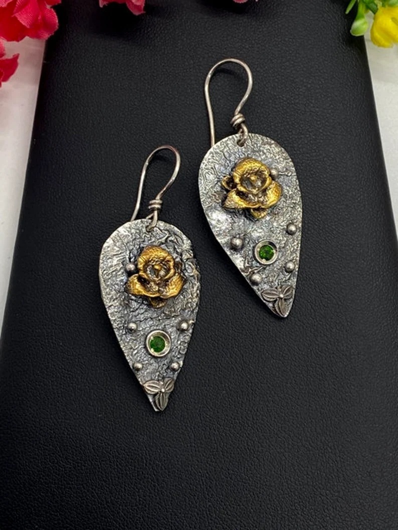 Hecheng European and American Cross-border New Unique Simple Two-color Electroplated Alloy Earrings with Flower Ear Jewelry Women Amazon