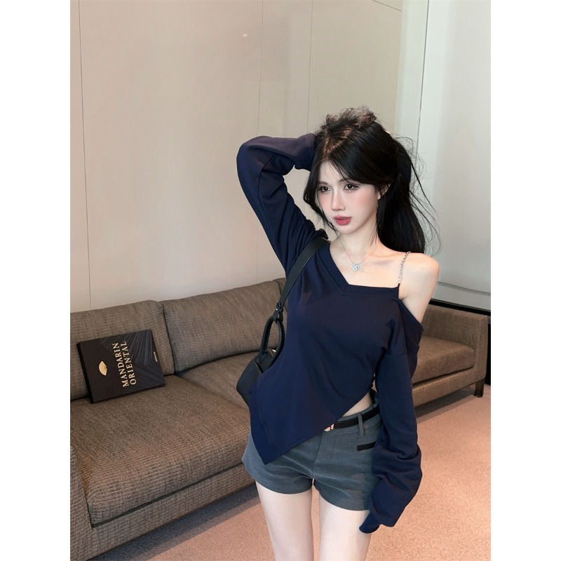 Picture of Oblique shoulder long sleeve T-shirt women's early autumn loose shoulder relaxation feeling hot girl sexy unique temperament top wholesale