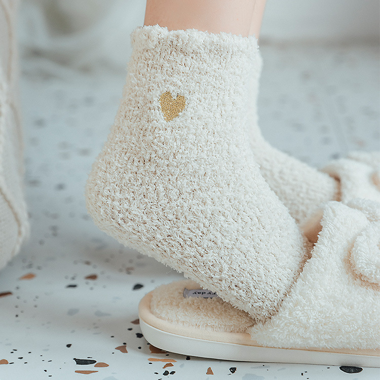 Picture of Coral Velvet Socks Autumn and Winter Heart Home Floor Socks Sleep Socks Half Velvet Women's Mid-Calf Socks Warm and Thickeneded
