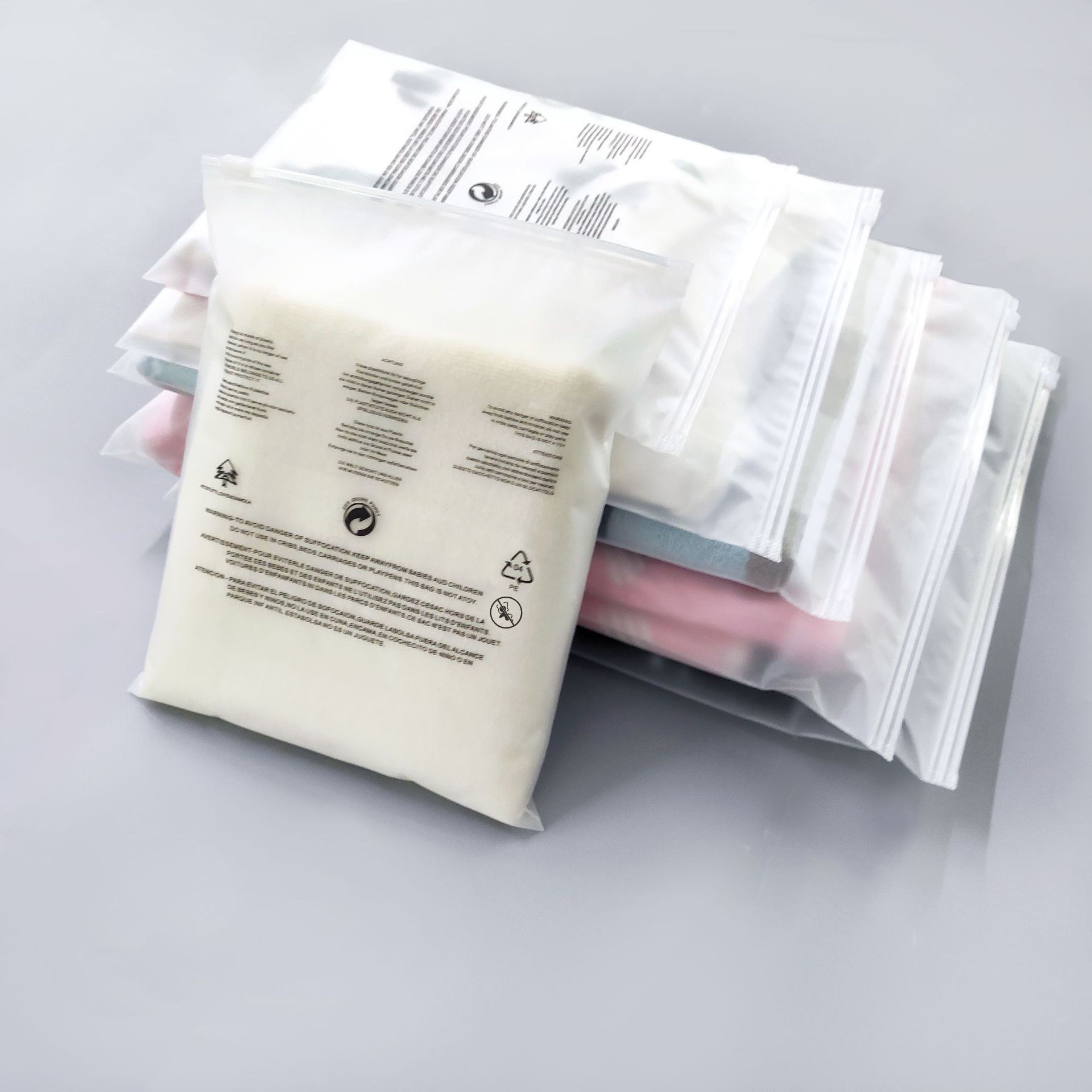 Picture of Spot warning cpe frosted zipper bag cross-border e-commerce clothing packaging bag transparent plastic sealed self-sealing bag