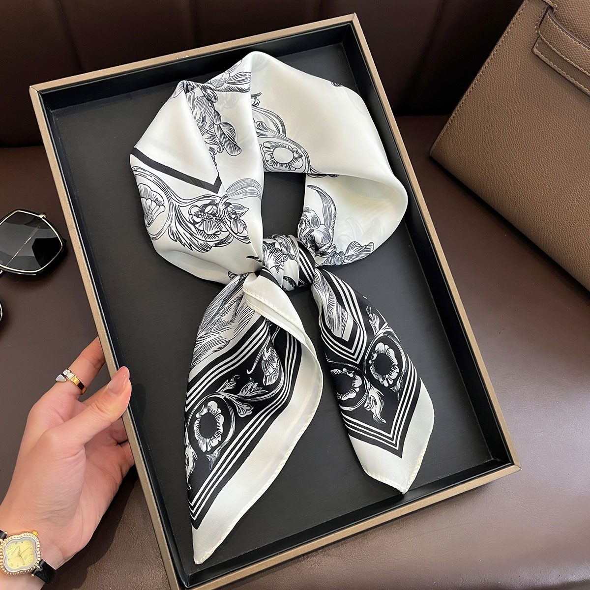 New Style Simple Silk Elegant Scarf Decorative Square Scarf Sunscreen Shawl Neck Protection Scarf Heap Tie Scarf