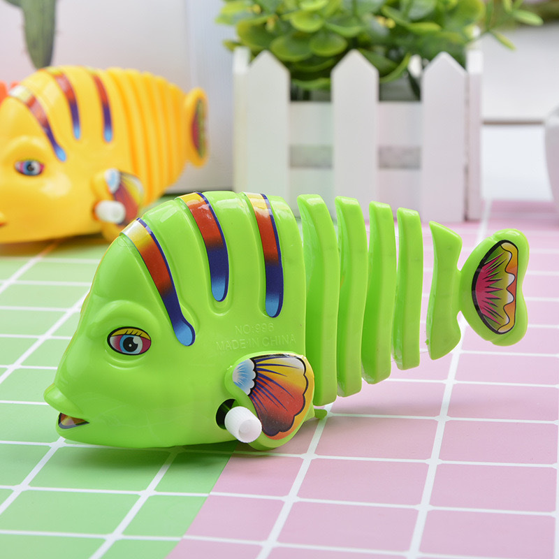 Picture of Chain fish spring swing cartoon fish colorful chain swing fish chain toy fish stall toys wholesale