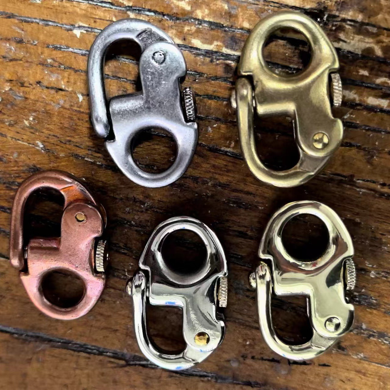 Dongguan broken copper creative pure brass solid key chain Navy buckle DIY bag shoulder strap hook tactical quick release buckle