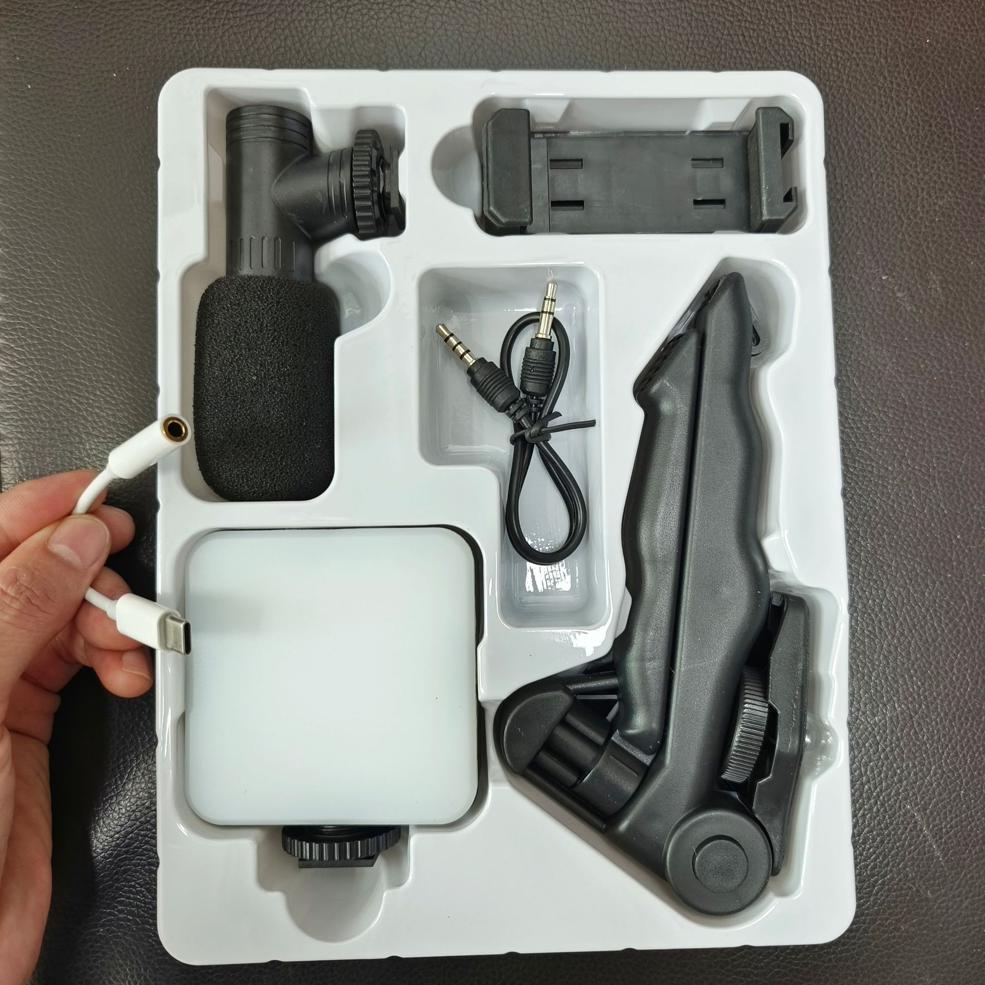 Picture of Cross-border desktop beauty leg pocket fill light with microphone suit SLR conference light handheld photography with microphone