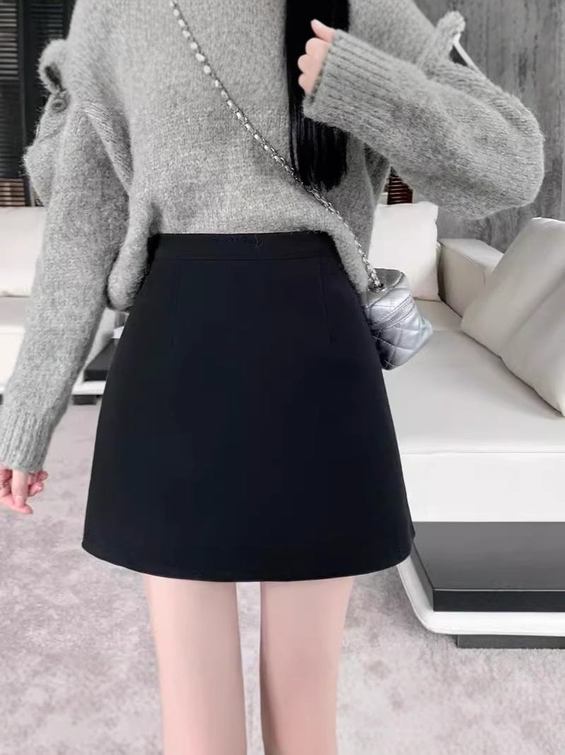 plus size high waist black woolen hip skirt 2024 autumn and winter new chubby girl fashion Joker slim short skirt