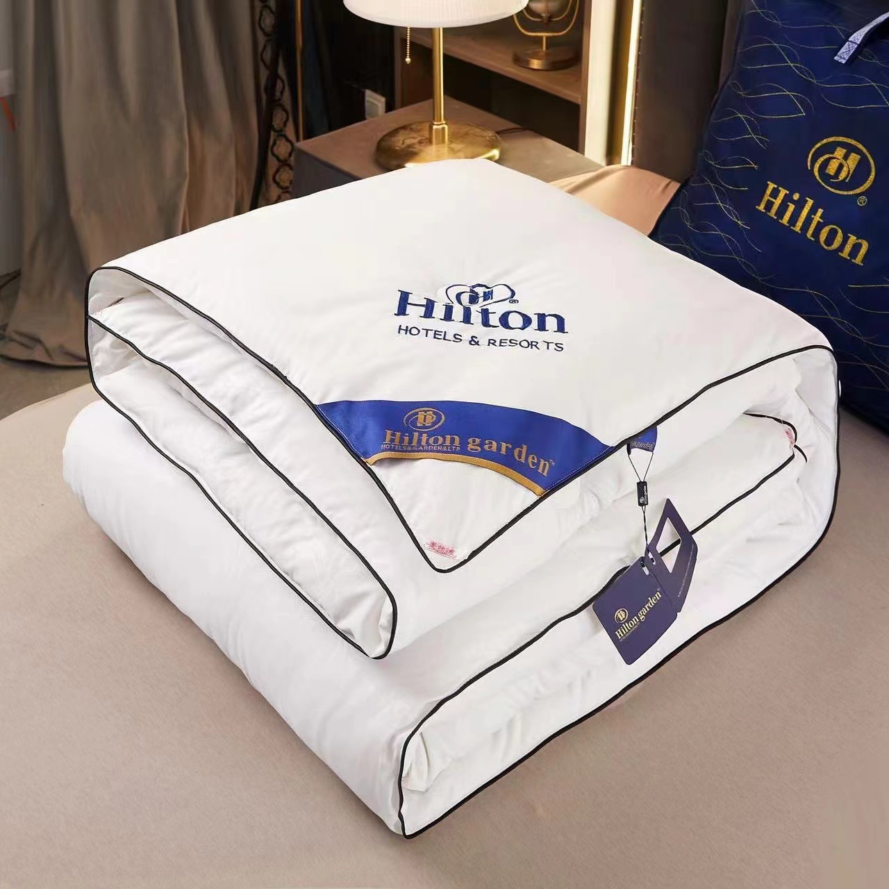 Picture of Hilton Hotel Mulberry Silk Quilt Gift Box Spring Autumn Winter B&B Quilt Core Group Purchase Gift Quilt Wholesale