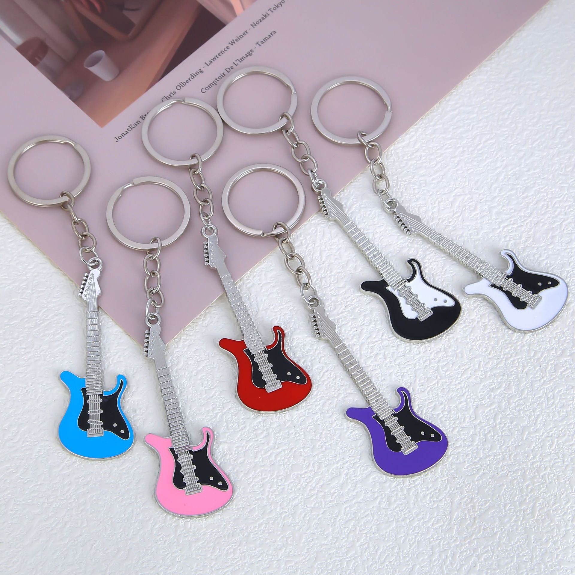 Cross-Border Mini Simulation Electric Guitar Accessories Musical Instrument Pendant Event Gift Bag Pendant Metal Dripping Oil Guitar Keychain