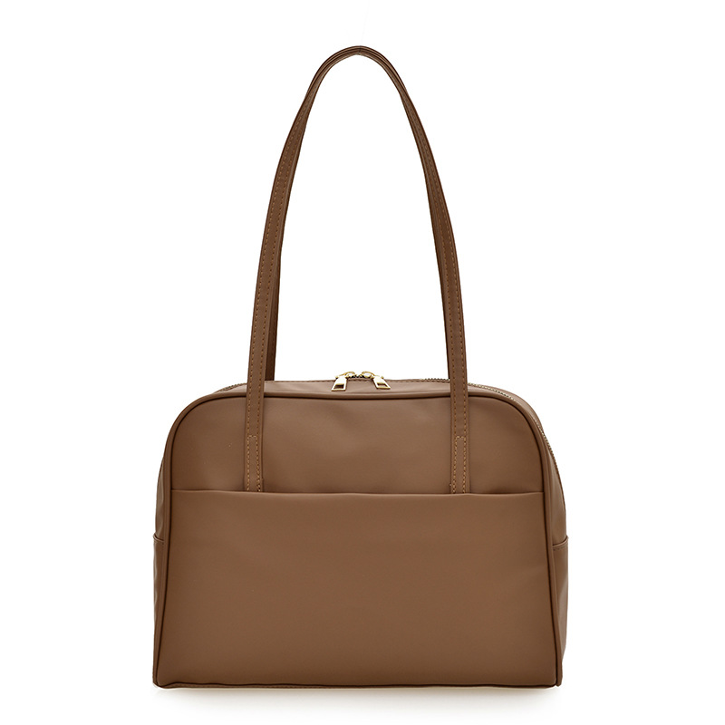 Picture of Korean Style Large Capacity Shoulder Bag Women Autumn 2024 New Retro Underarm Bag Simple Style Large Capacity Tote Bag