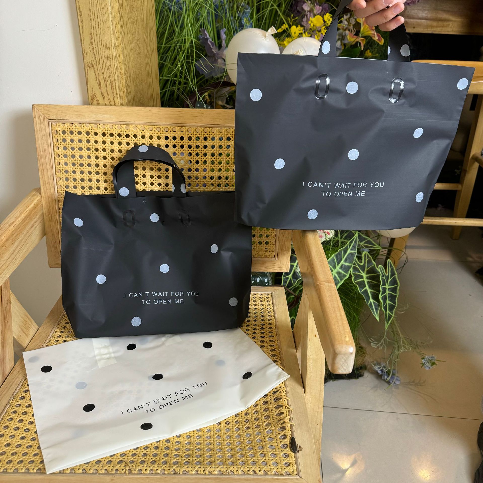 Little Red Book Explosions Wave Point Frosted Tote Bag Wholesale Shopping Mall Clothing Shopping Bag Shoe Bag Multi-specification Optional
