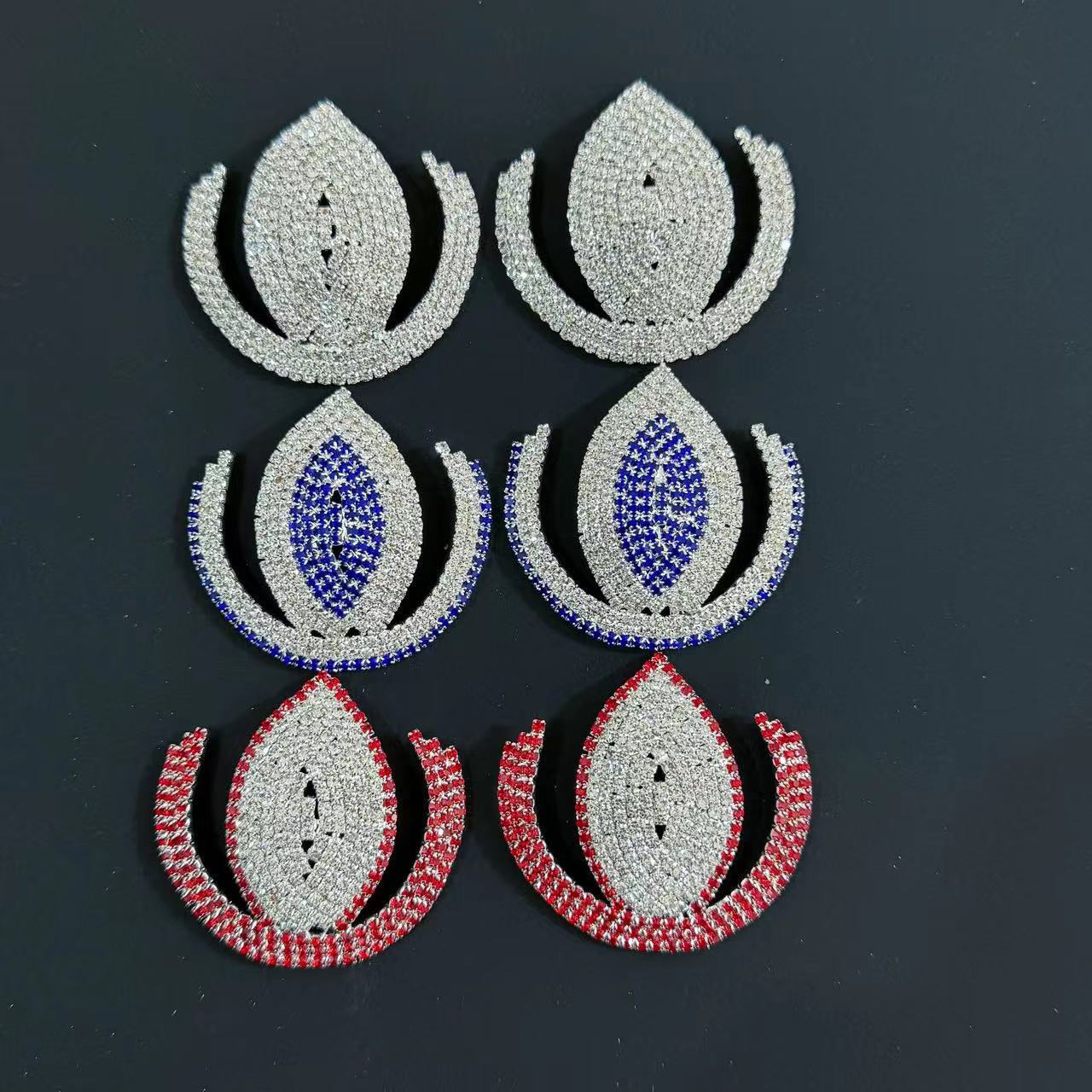 Picture of Cross-border Hot Selling U-shaped rhinestone nipple stickers European and American fashion sexy rhinestone chest stickers for women