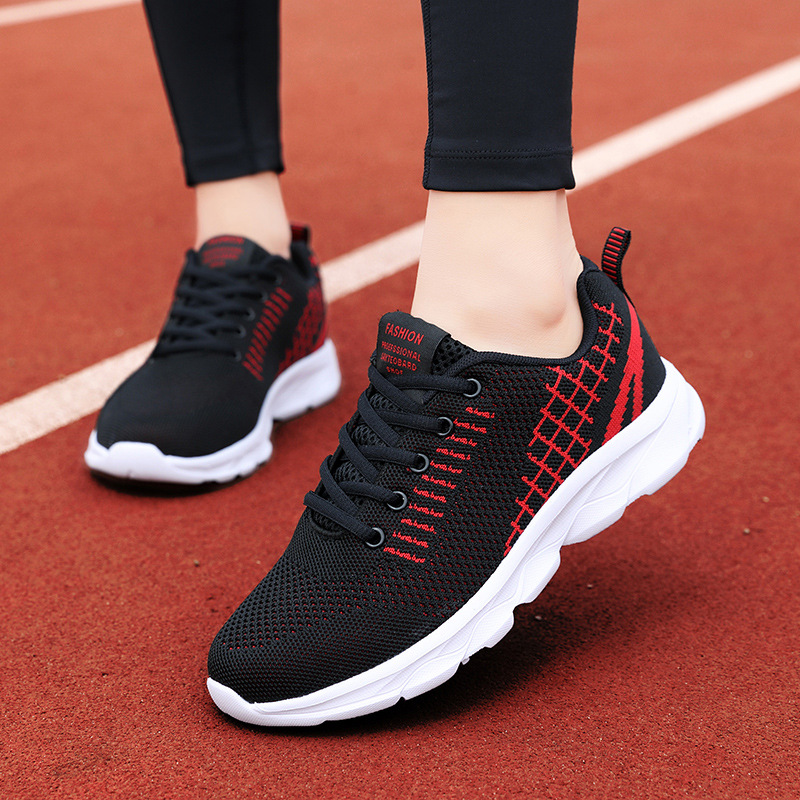 Picture of Old Beijing Cloth Shoes Spring and Autumn Mesh Lightweight Casual Mom sneaker Middle-aged and Elderly Soft Sole Walking Shoes Women's Travel Shoes