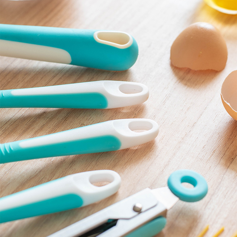 Picture of Cross-border kitchen silicone baking tools five-piece oil brush scraper egg beater kitchen utensils 5 pieces suit
