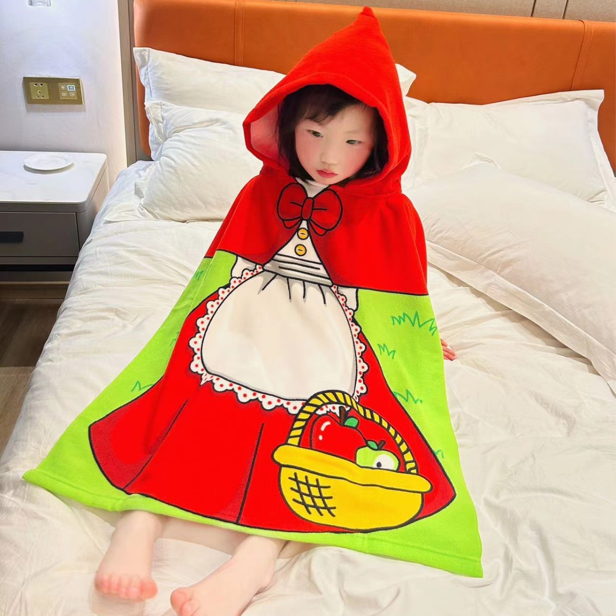Picture of Cute Cartoon Children's Bath Towel Cloak Soft Skin-friendly Hair-free Bath Water Absorbent Quick-drying Wearing Baby Bath Towel