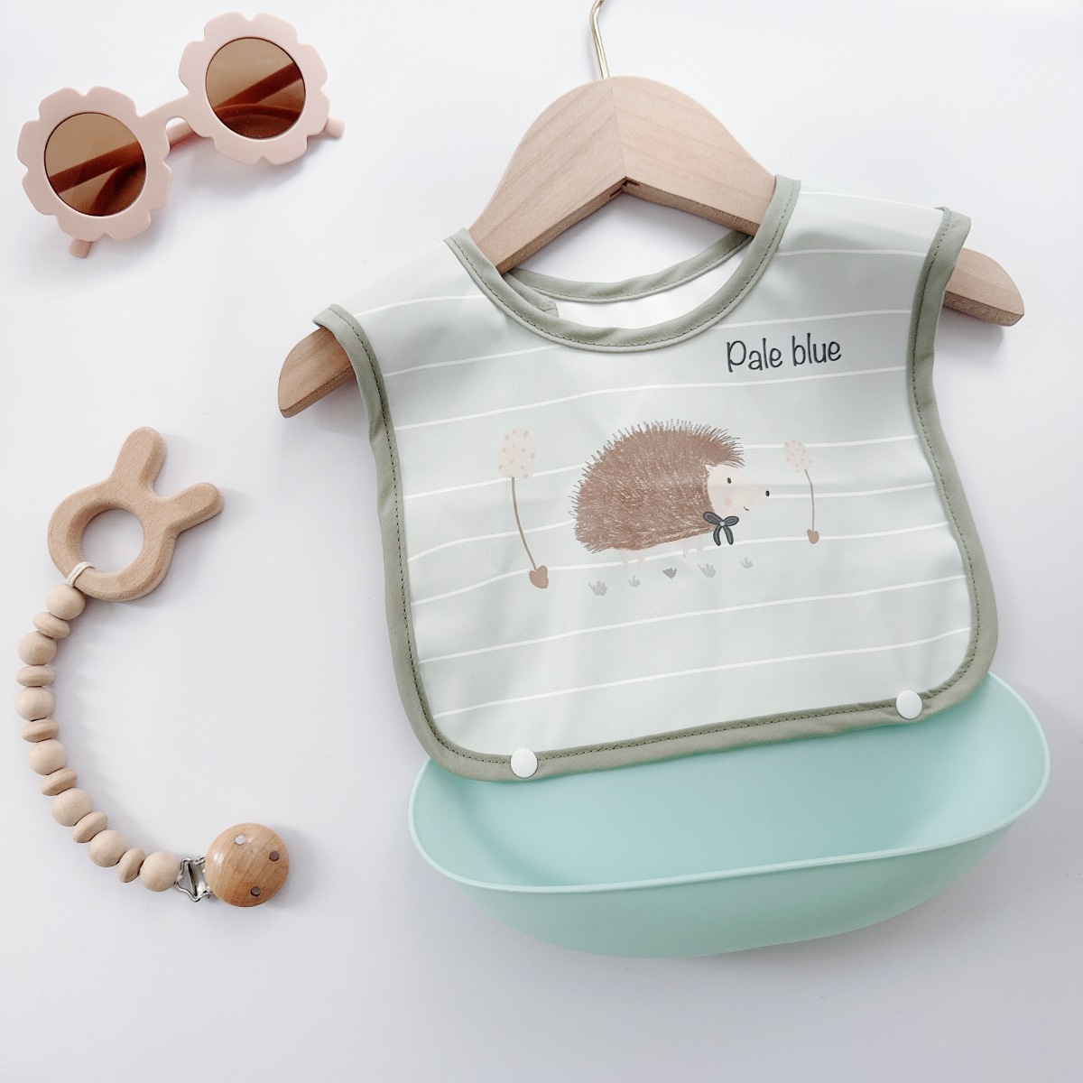 Picture of New Children's Silicone Bib Baby Meal Bag Baby Food Supplementary Food Bag Waterproof Anti-dirty Artifact PU Soft Bib