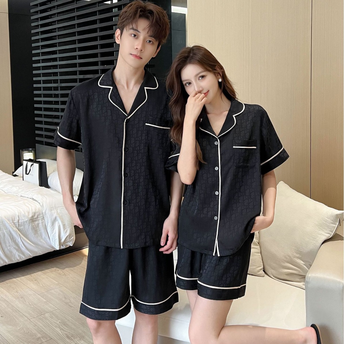 Couple Pajamas Women's Ice Silk Summer Short-sleeved Shorts Two-piece Men's Cardigan Fashion Simple Home Clothes suit 850