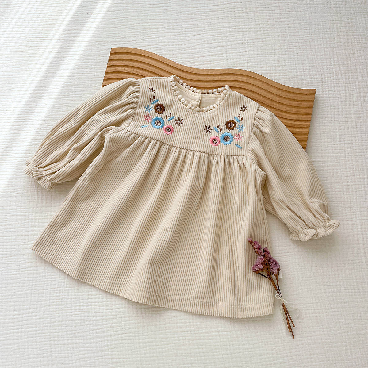 Baby girl spring and autumn dress corduroy dress children's western style embroidered long-sleeved princess dress baby hundred-day banquet clothes
