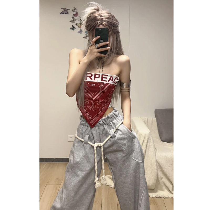 Hot Girl Wears Red Outerwear, Square Scarf, Silk Scarf, Camisole, Women's Inner Wear, Summer Tube Top, Pure Lust Triangle
