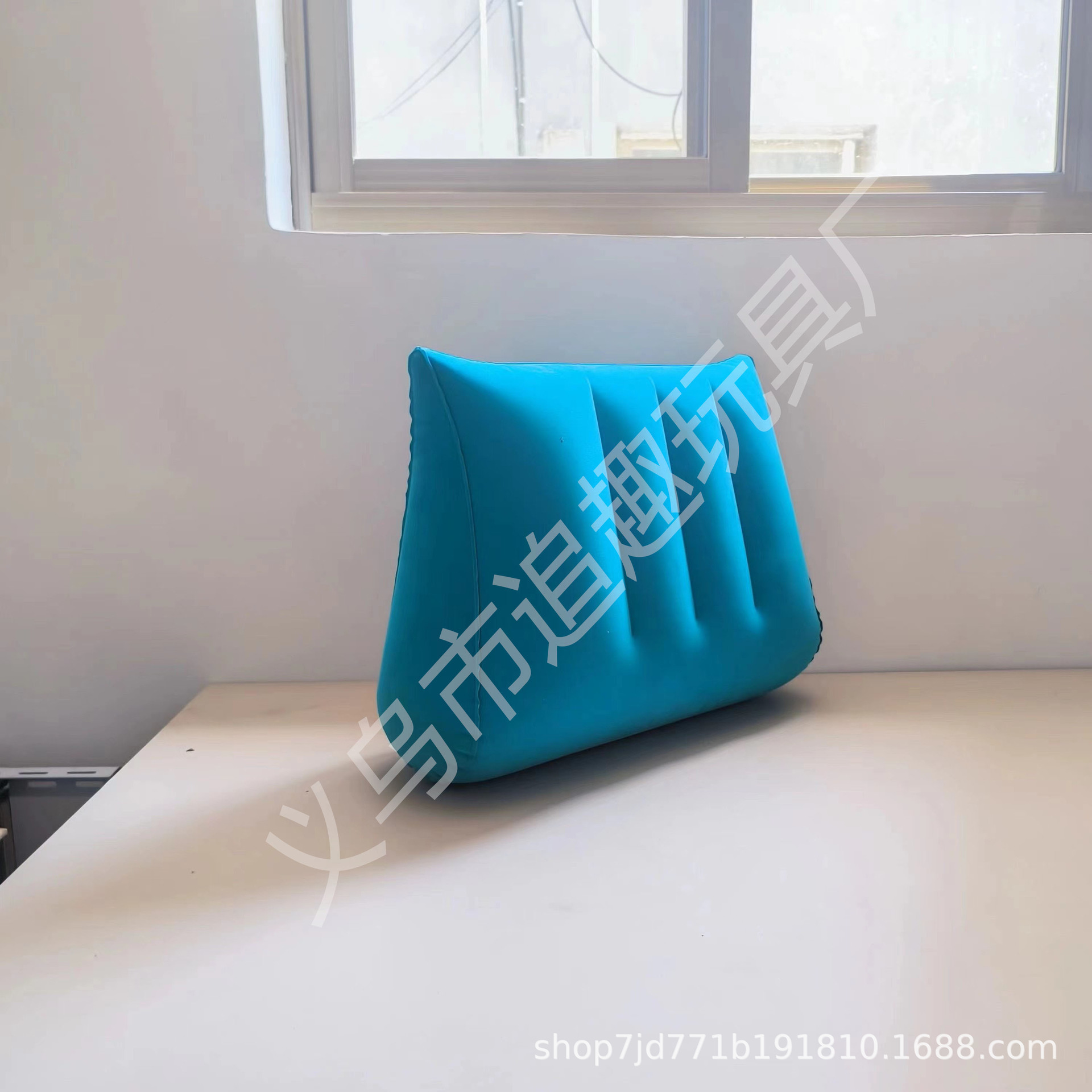 Picture of Manufacturer's Wholesale In-Stock Pvc Flocked Triangle Pillow Cushion Inflatable Pillow Travel Portable Prone Position Pillow
