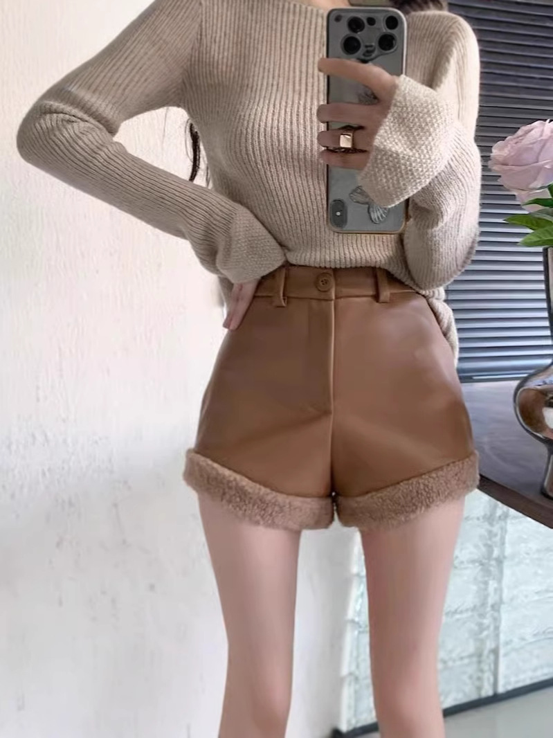 Autumn and Winter High Waisted Puffy Leather Hot Pants for Spice Girls Small People Design Sense Niche Casual Slimming Shorts for Women