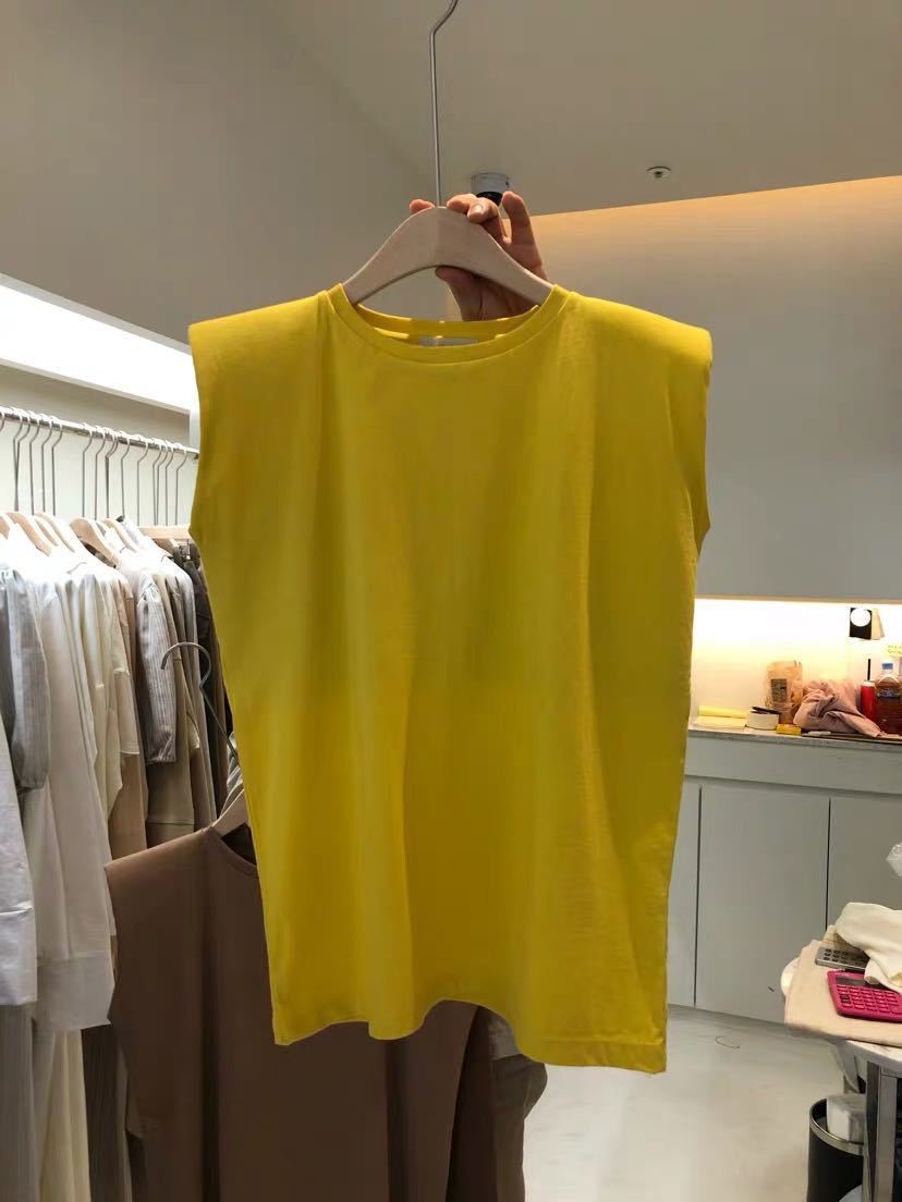 Picture of White Sleeveless T-Shirt for Women Loose 2025 Summer New Fashion Black Vest T-Shirt Student Top Outer Wear Ins