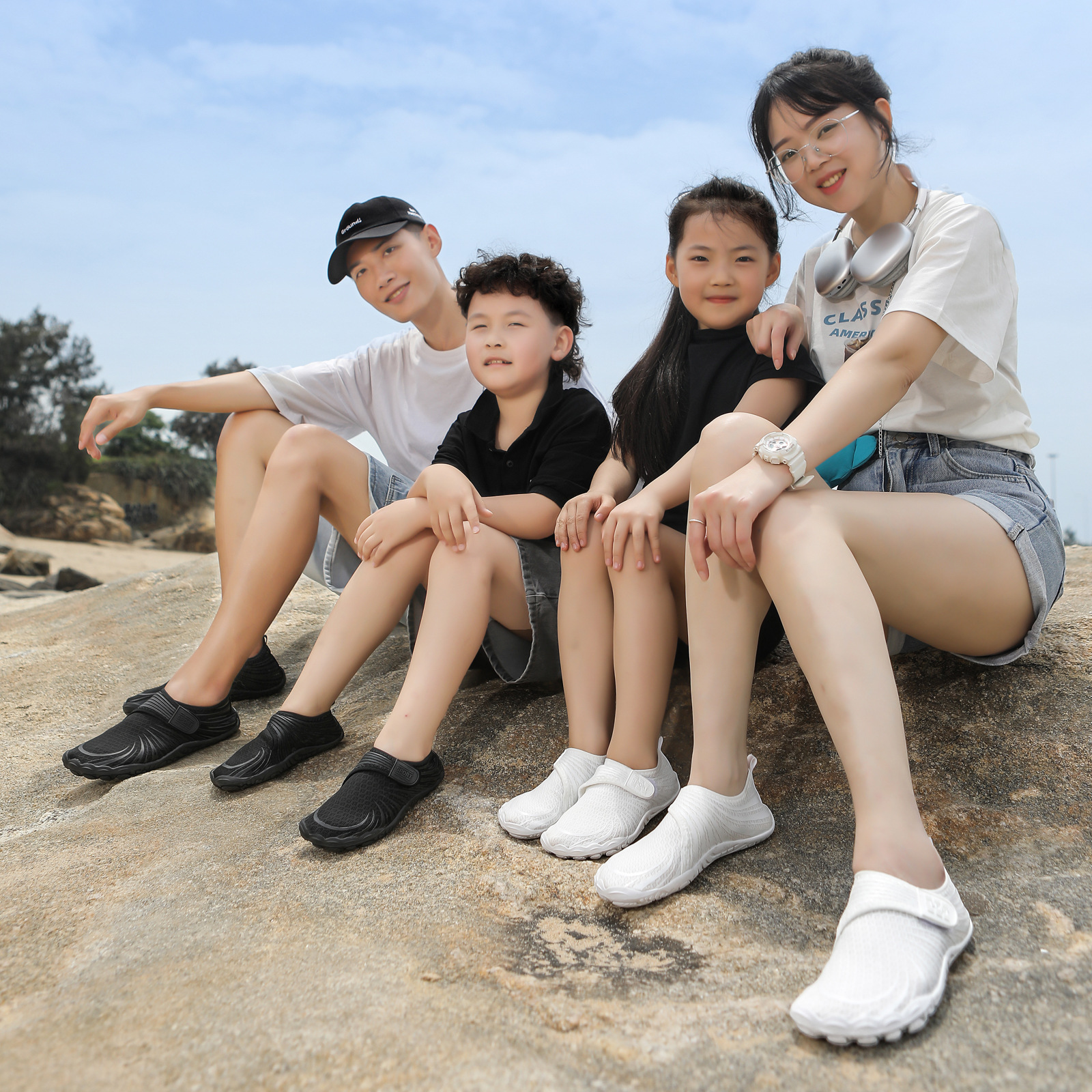 Tracing Shoes Couple Fitness Yoga sneaker Diving Beach Parent-Child Swimming Shoes Magic Belt Easy to Wear Slip-on Speed