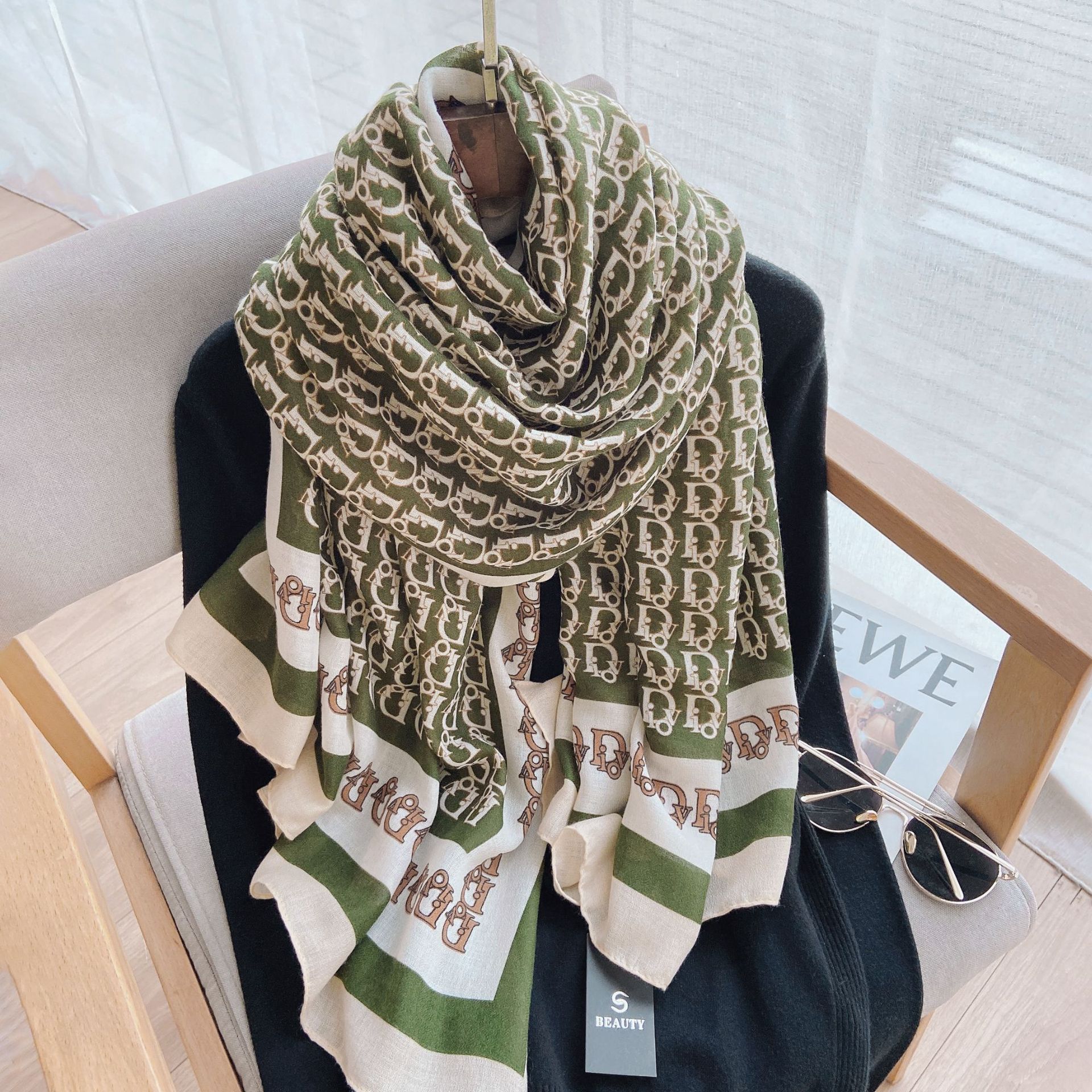 Picture of Small Large Scarf Autumn and Winter Women's Cotton and Linen Scarf Summer Lunch Break Air-conditioning Room Shawl Dual-use Travel Scarf Fashion