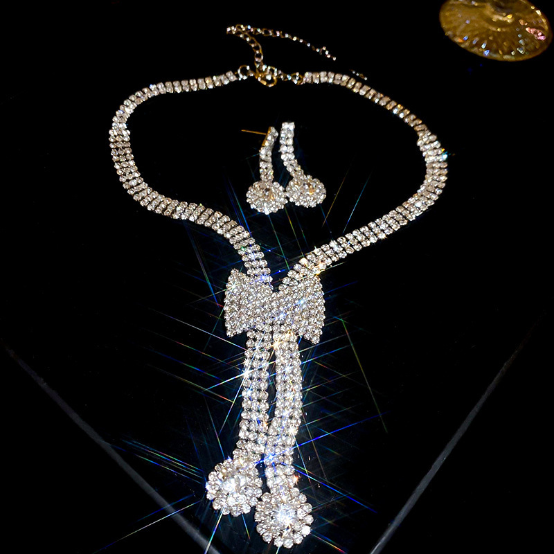 Picture of European and American light luxury high-end zircon jewelry suit necklace niche retro clavicle chain fashion Joker jewelry wholesale