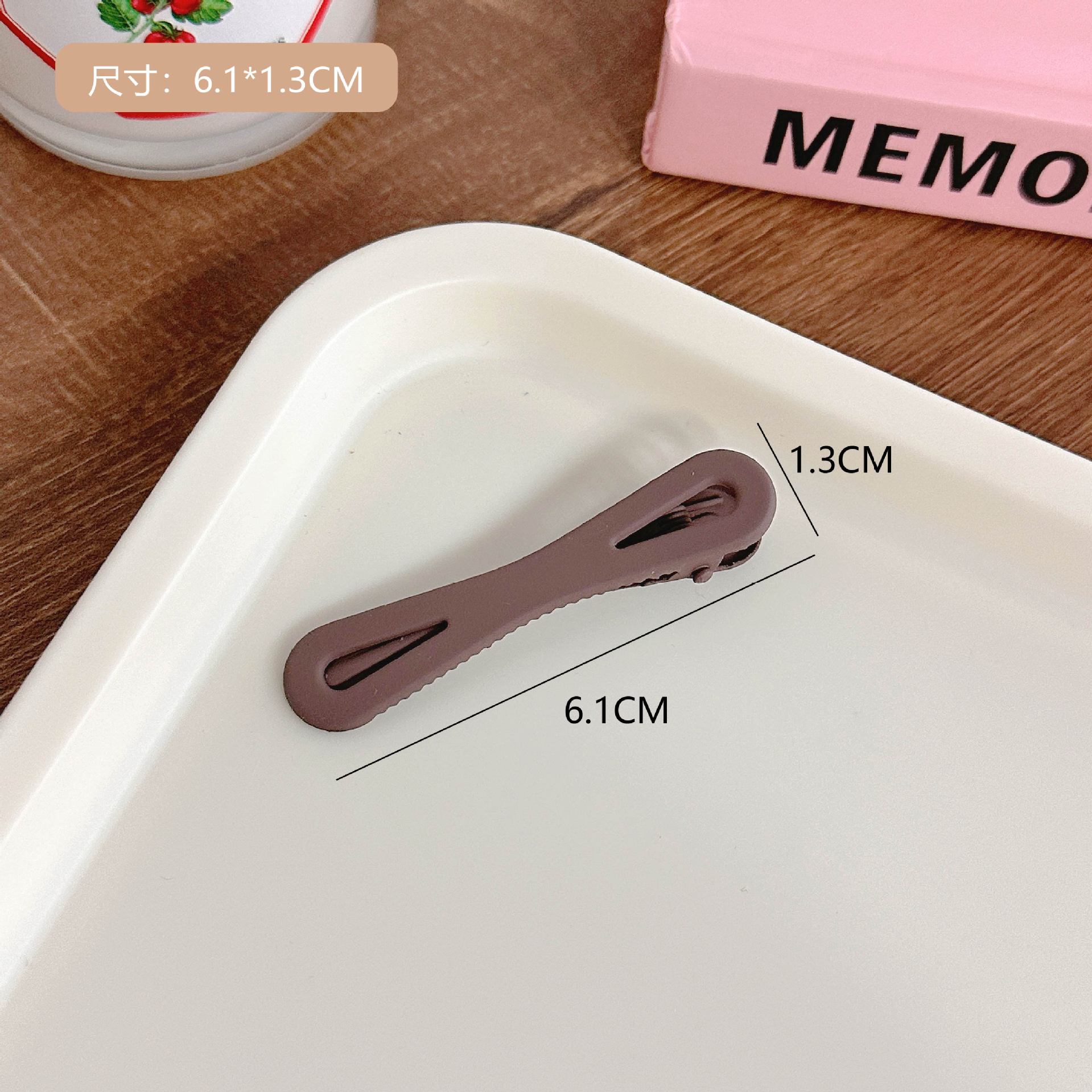Picture of milk brown Seamless Hairpin Women's Side Fringe Clip Headwear High-grade Broken Hair Hairpin Metal One-character Clip Side Clip