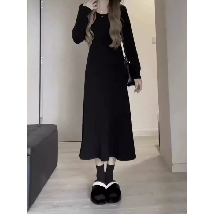 Picture of Early Autumn 2023 New Women's Sweater Autumn and Winter Coat Gentle Style Long Sleeve Dress Knitted Long