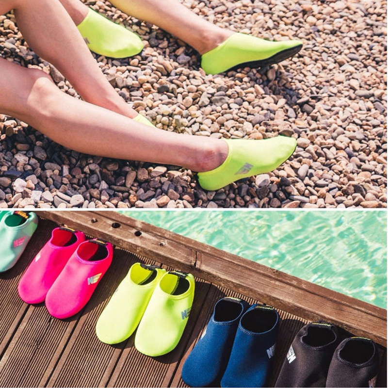 Picture of Beach Shoes for Men and Women, Diving and Snorkeling, Kidsren's Wading and River Swimming Shoes, Soft Shoes, Non-Slip, Anti-Cut, Barefoot Shoes and Socks