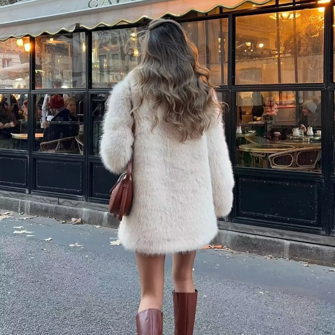 Picture of Autumn and winter artificial wool warm coat 2024 women's new warm wool cotton-padded coat fashion large lapel cotton-padded coat