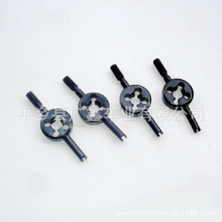Picture of Motorcycle bicycle valve core wrench key American air nozzle wrench inner tube wrench adjustment electric vehicle deflation tool